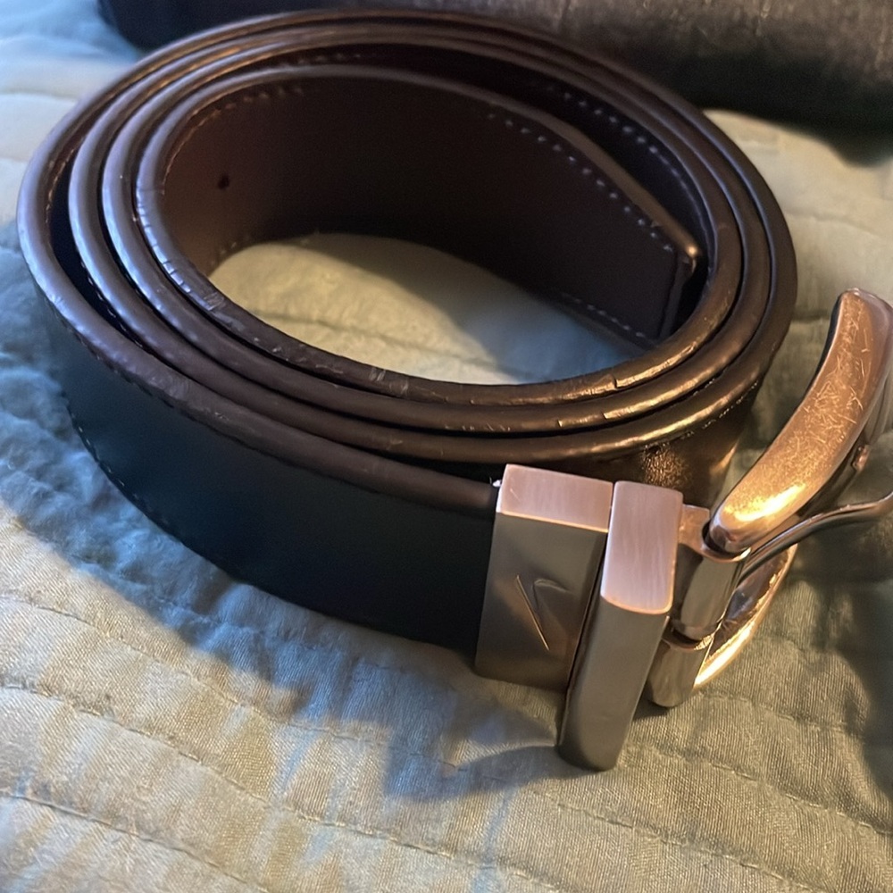 Nike Reversible Black Or Brown‎ Leather Belt with Silver Buckle L 38-40
